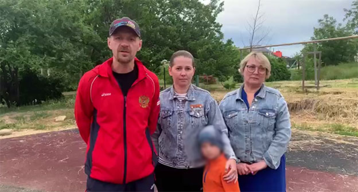 Видеообращение активистов из Воскресенского к мэру Анапы. 30 мая 2025 г. Скриншот видео https://t.me/anapa_post/36580